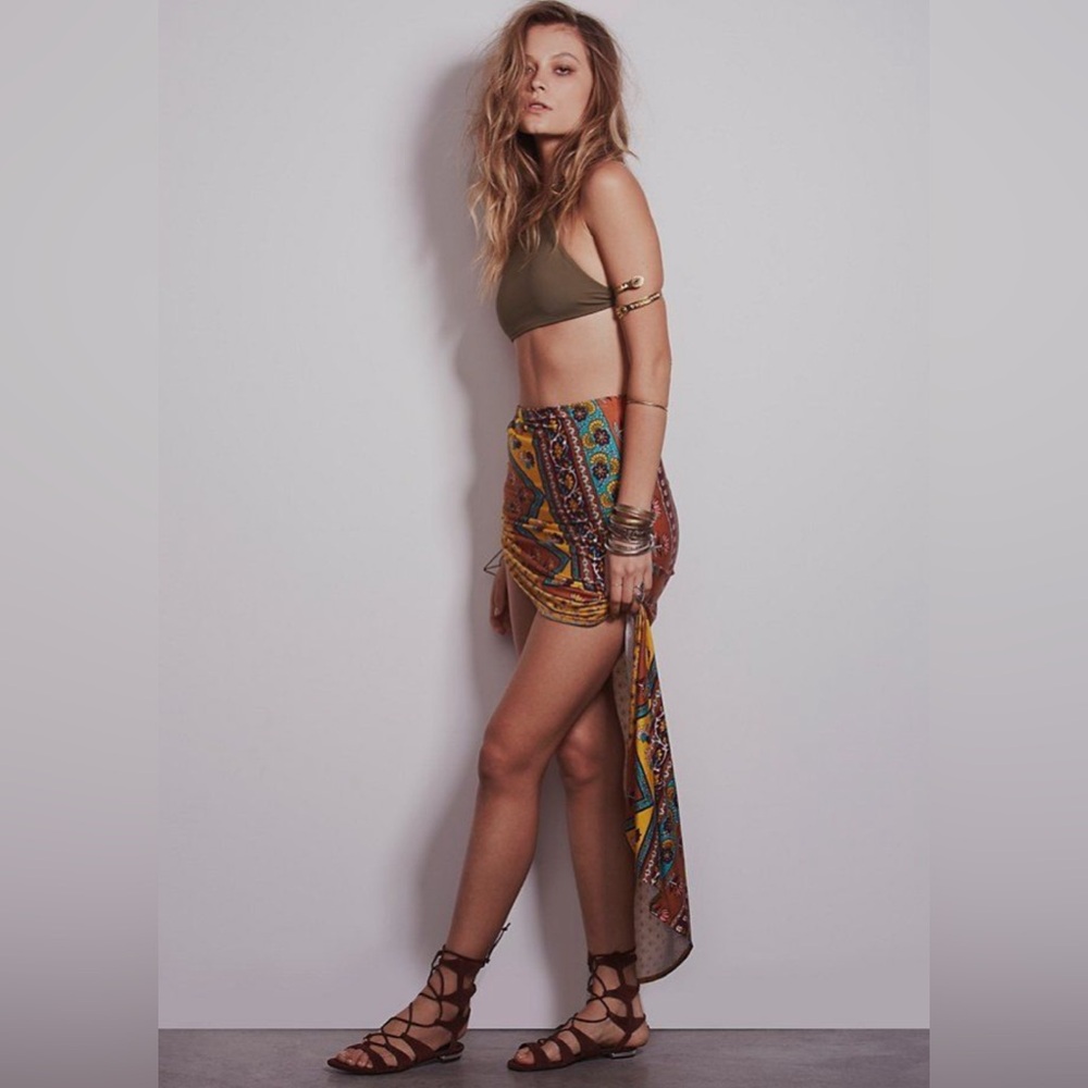 Novella Royale Viva Skirt in Mustard Ethnic Floral, Size Large